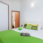 Dory With Private Pool And Garden Ferienhaus
