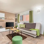 Dory With Private Pool And Garden Ferienhaus