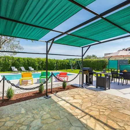 Dory With Private Pool And Garden * Fažana