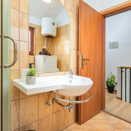 別荘 Dory With Private Pool And Garden Fažana