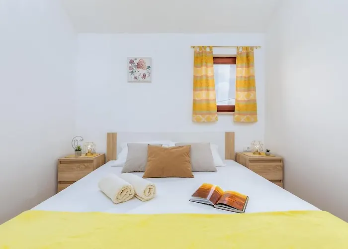 Dory With Private Pool And Garden Tatil Evi Fažana