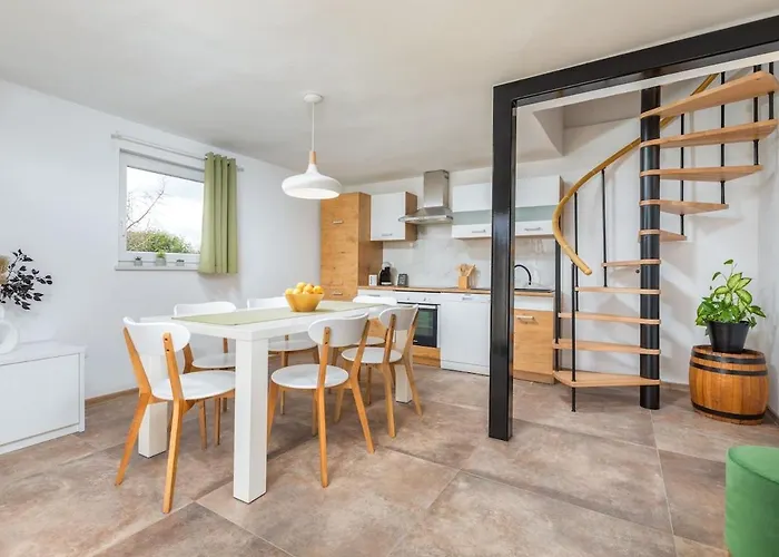 Dory With Private Pool And Garden * Fažana